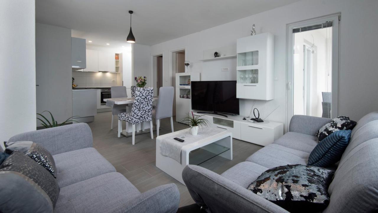 Apartments Mikas Stanici 外观 照片